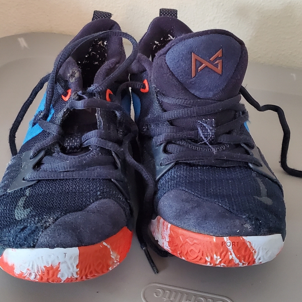 Boy's Paul George Nikes